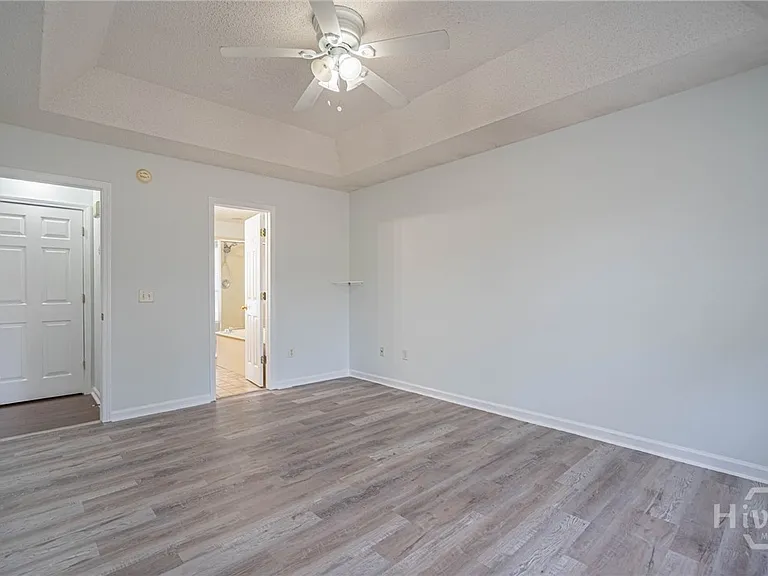114 Laurens Ln — Photo 29