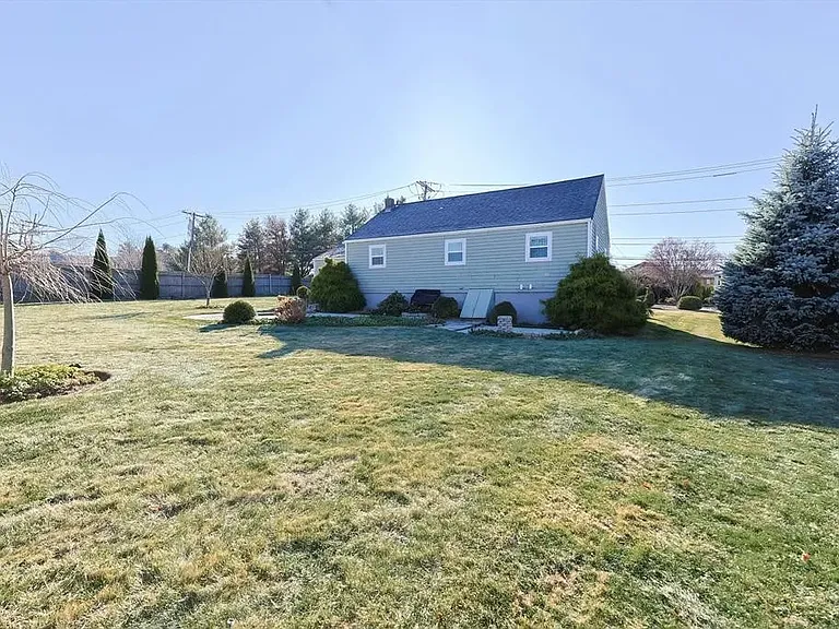 44 S Bedford St — Photo 35