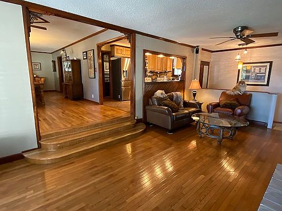 5th image of 1610 NE Ozark Dr