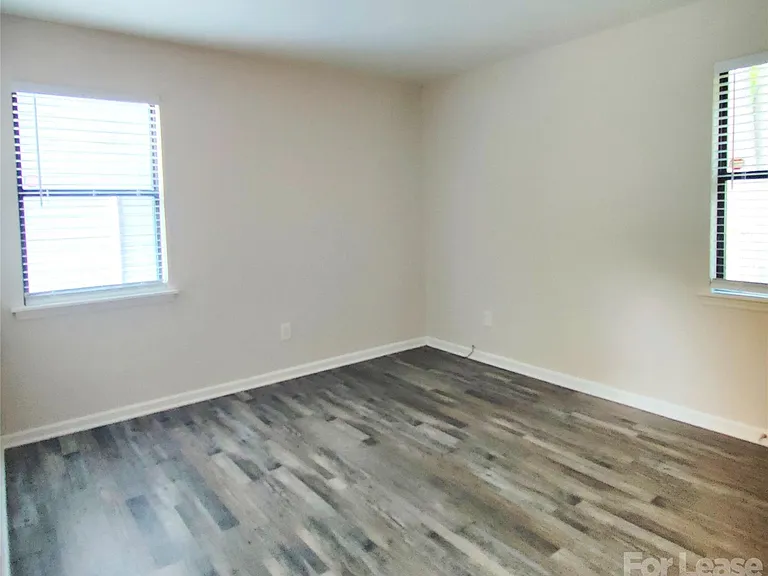 5101 Glenview Ct — Photo 9