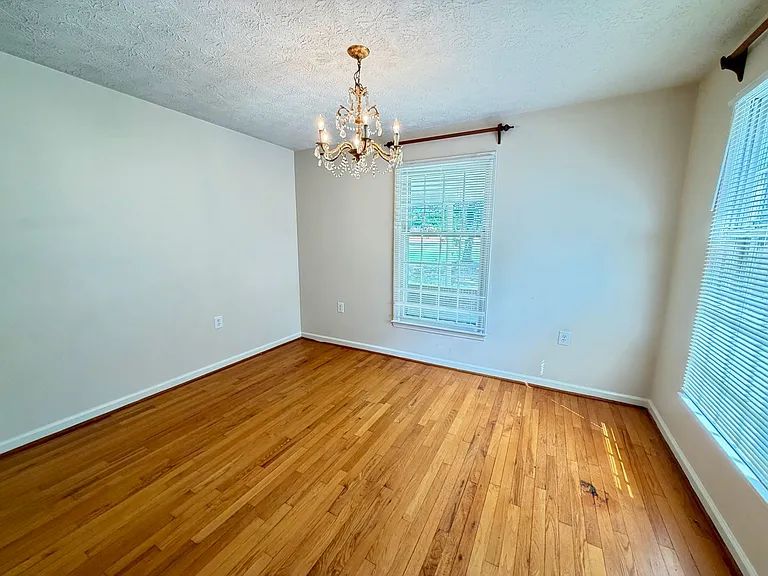 1168 Boyd St — Photo 3