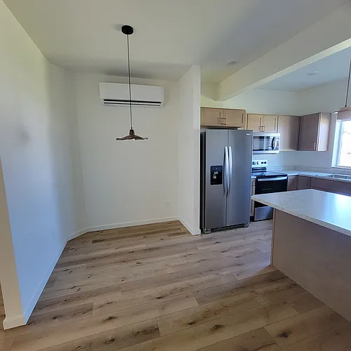1406 Windsor Dr Photo 1