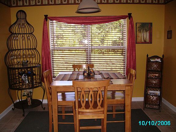 Breakfast nook off kitchen