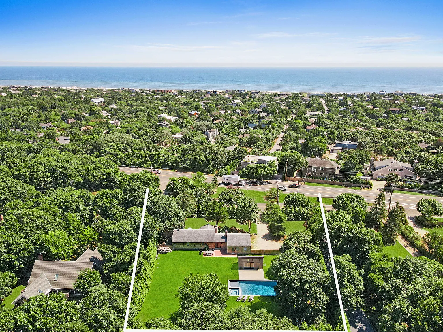 Newly Renovated Amagansett Summer Rental close to ocean and town — Photo 1