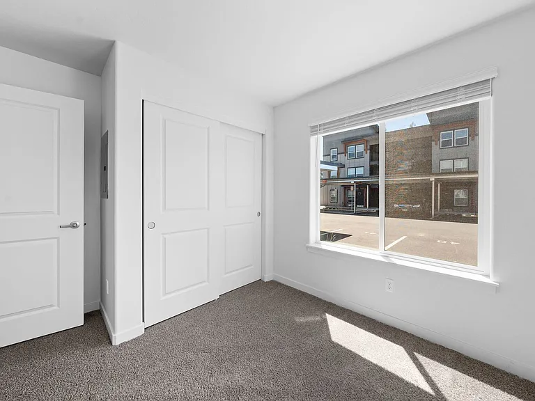 McKenzie Meadows Apartments — Photo 21