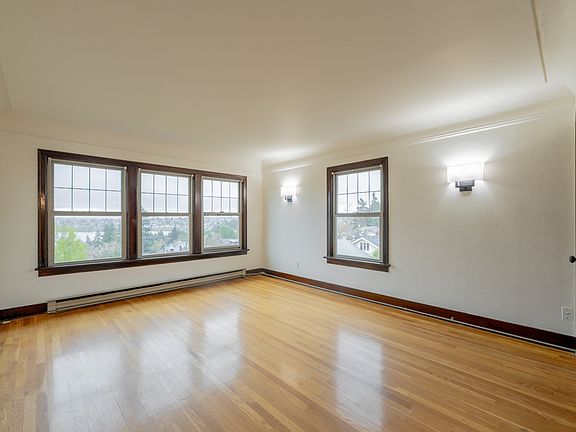5th image of 6522 Phinney Ave N