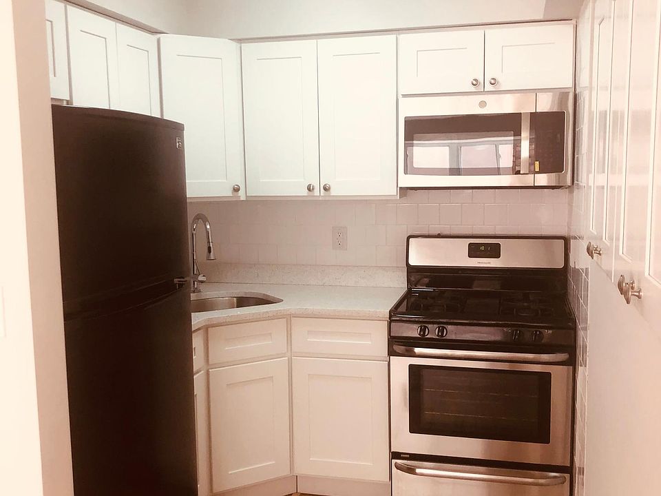 1st image of 15 Freeman Pl Floor 1