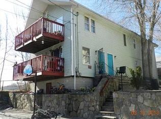 32 White St, Norwich, CT 06360