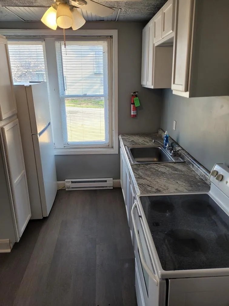 1 bed, 700 sqft, $900 — Photo 1