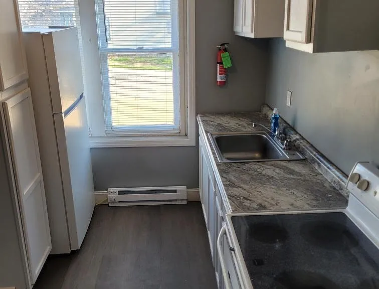 211 N Raleigh St — Photo 1