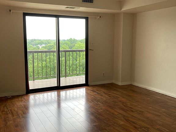 5th image of 3800 Powell Ln APT 1227