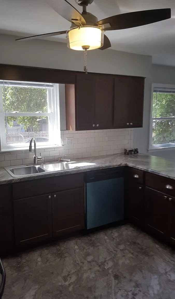3 bed, 1.5 bath, 1500 sqft, $2,000 — Photo 2