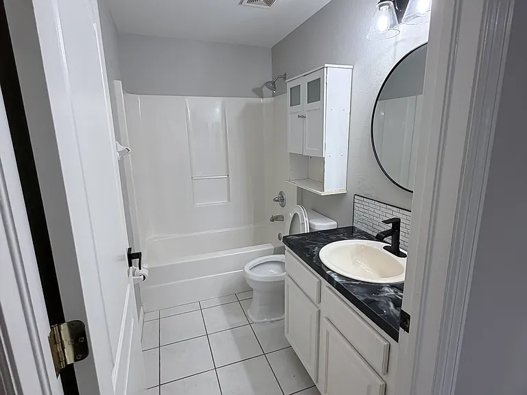 3806 SW 15th Pl — Photo 10
