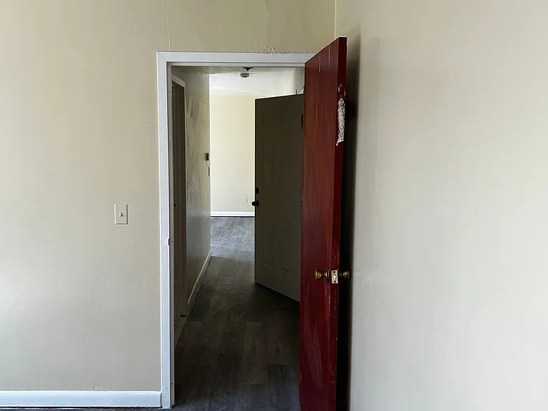 90 Catherine St — Photo 5