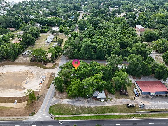 3rd image of 32 Myrtle Ave
