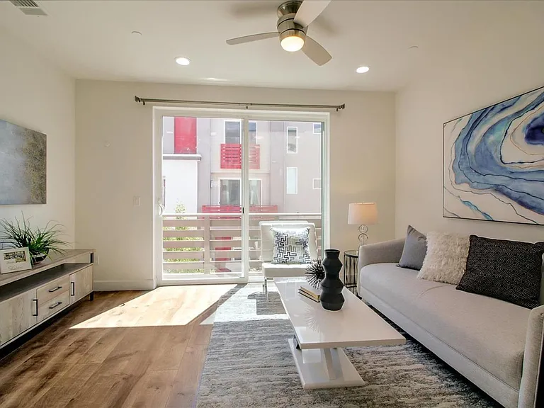 369 Reading Pl — Photo 18