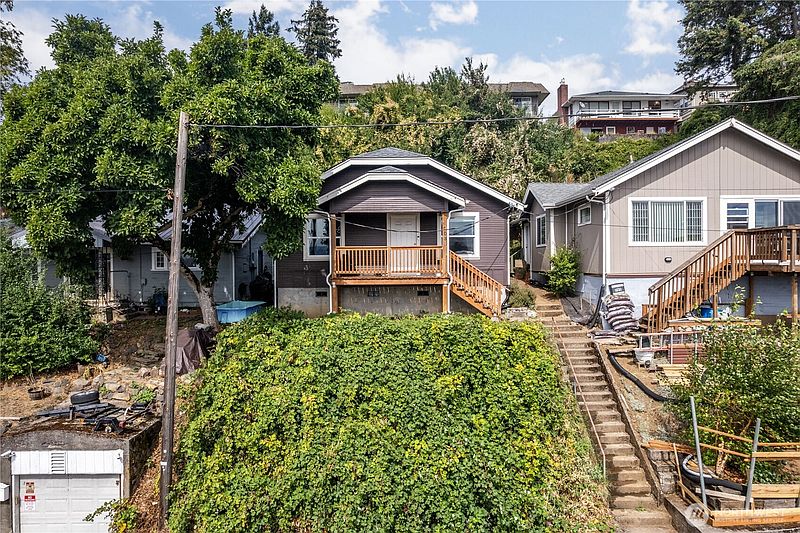 3rd image of 703 Allen Street