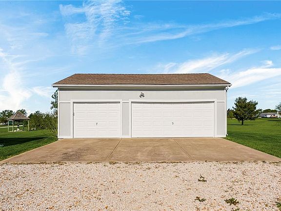5th image of 27572 Normandy Rd