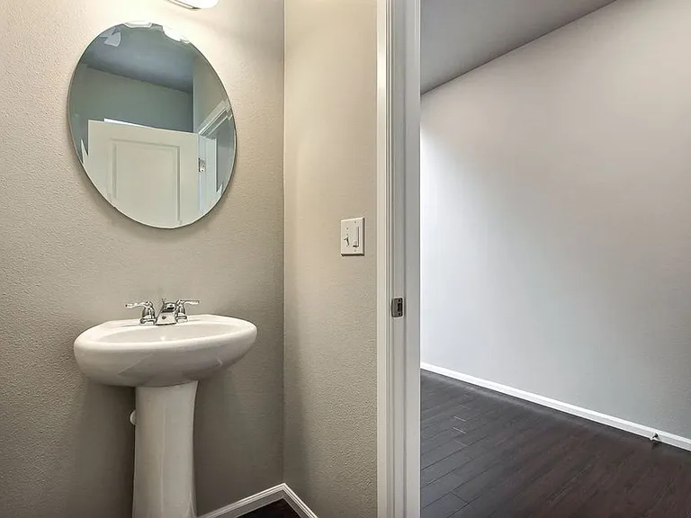 3137 Gladiator St NE — Photo 4