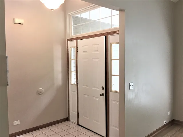 Building Photo - 994 Haywood Dr
