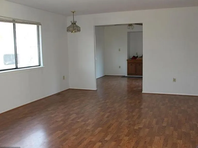 7033 Albany Ave — Photo 2