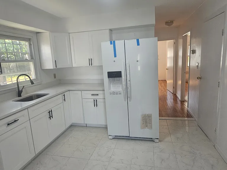 522 Grassmere Ter #1 — Photo 8
