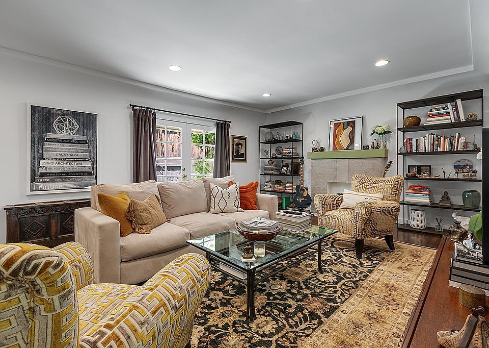 1st image of 839 Westmount Dr
