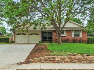 1811 Hood St, Carrollton, TX 75006