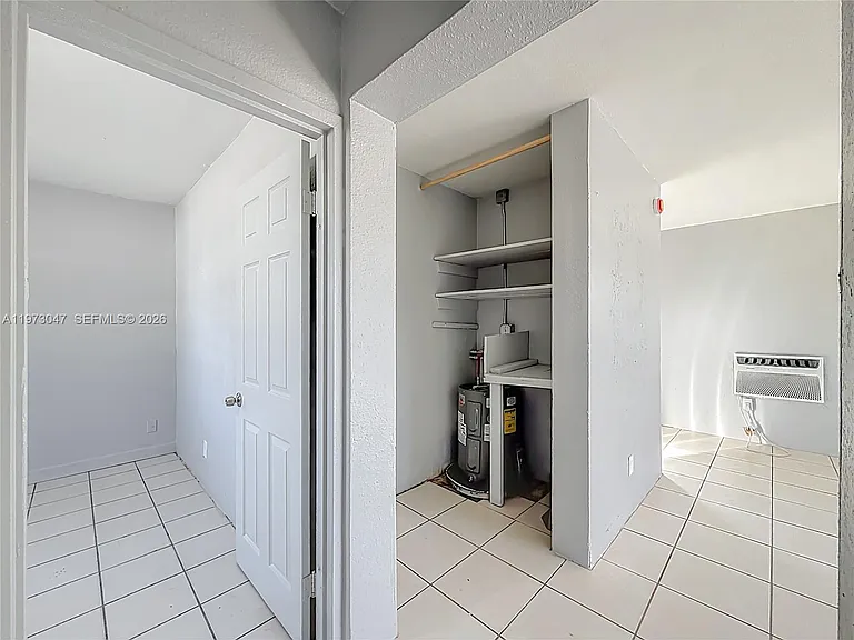 2408 NW 8th St — Photo 15