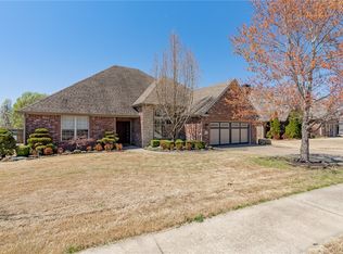 1803 Cherry Hills Dr, Fayetteville, AR 72703