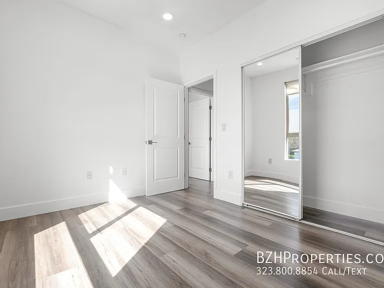 6006-6002 Klump Ave — Photo 23