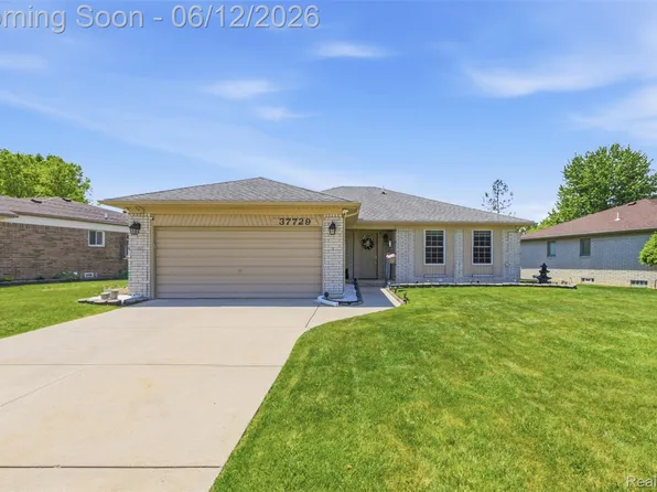37729 Fieldcrest Ln, Sterling Heights, MI 48312