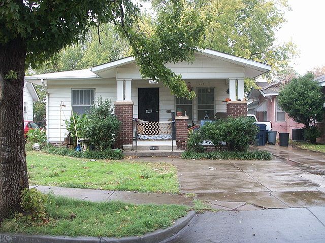 2nd image of 1621 Linden St