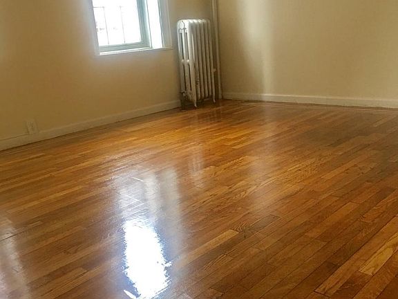 3rd image of 3215 Holland Ave