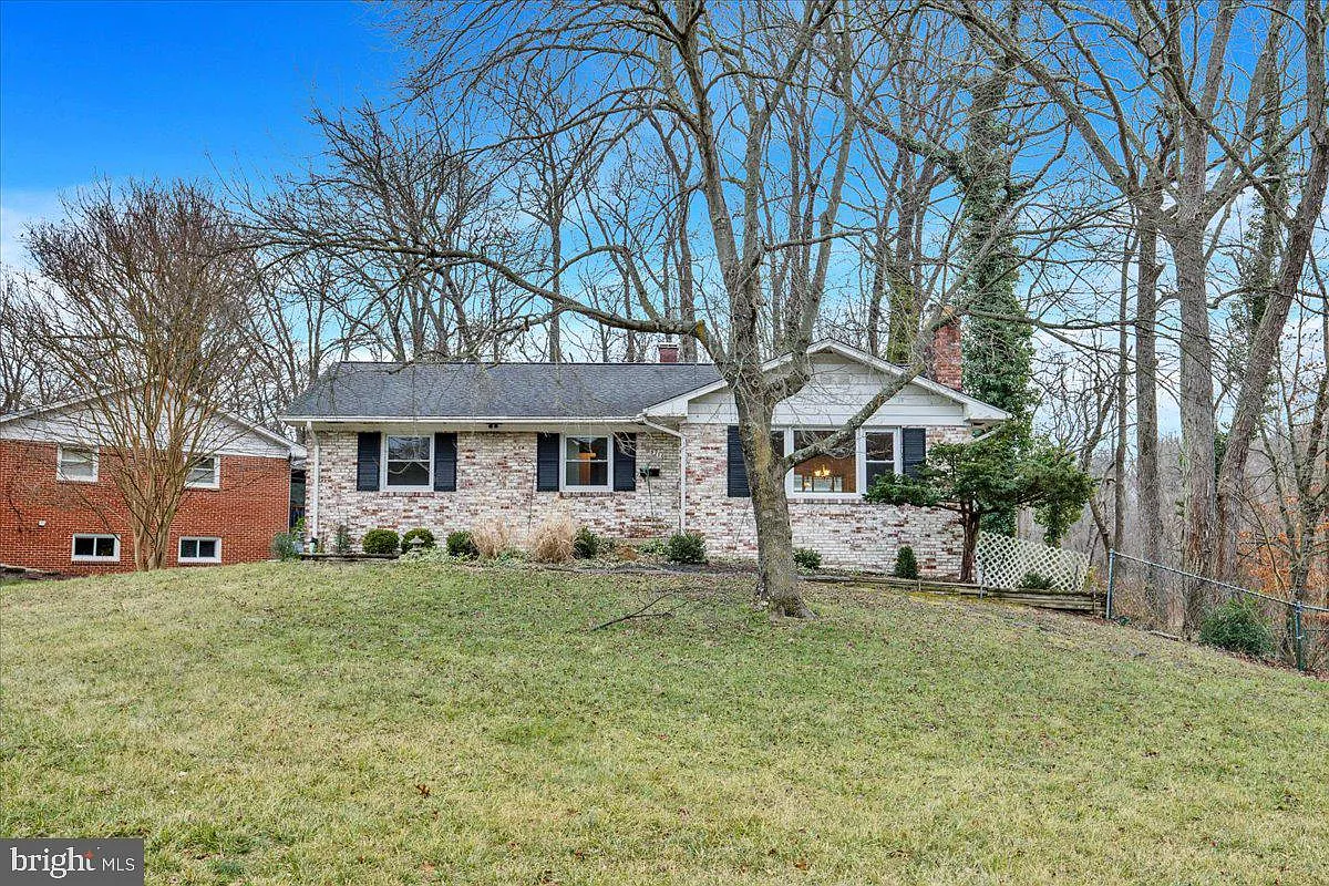 9310 Saint Andrews Pl photo 1