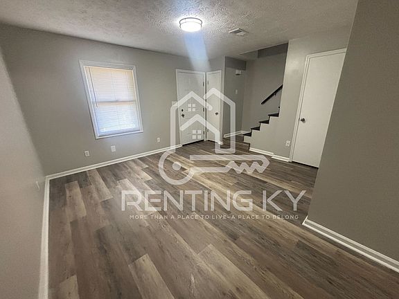 3rd image of 1661 Foxhaven Dr #2