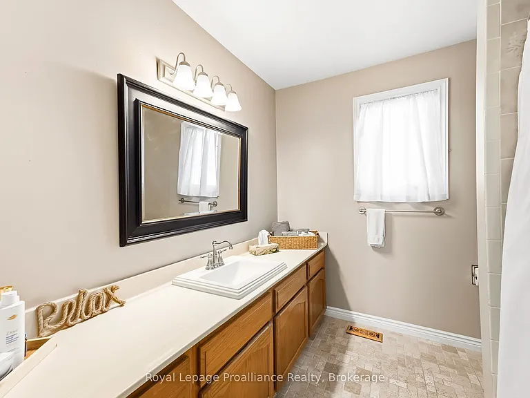 37 Ravine Dr — Photo 36