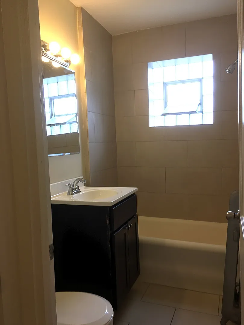 2 bed, 800 sqft, $1,750 — Photo 4