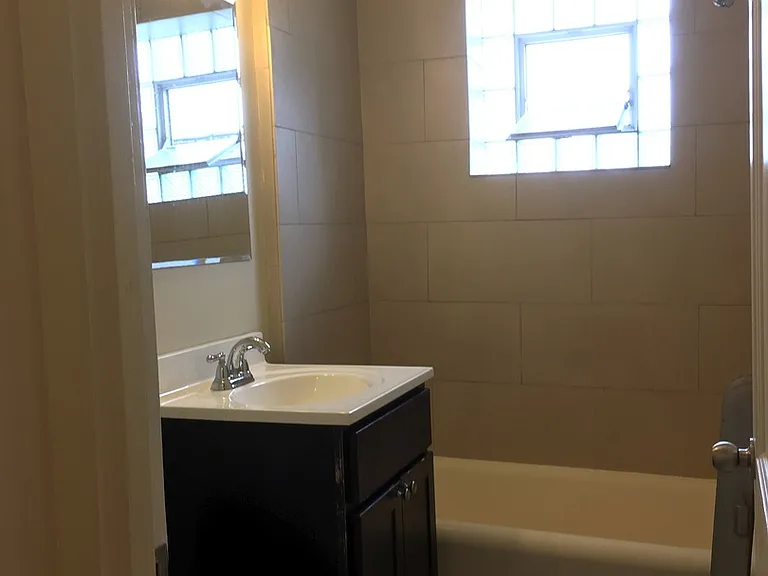 6254 N Claremont Ave #3 — Photo 4
