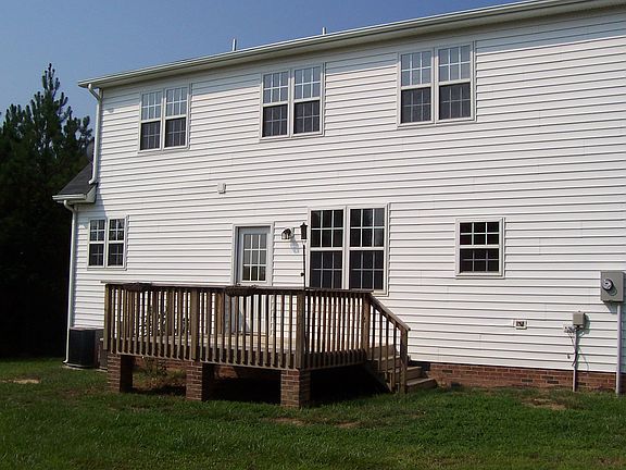 Rear deck with private backyard