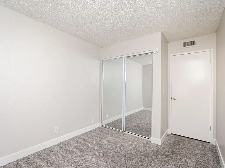 The Elms Apartments at 28th St — Photo 57