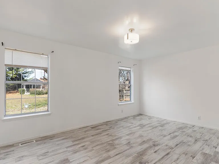 524 W Quanah St — Photo 14