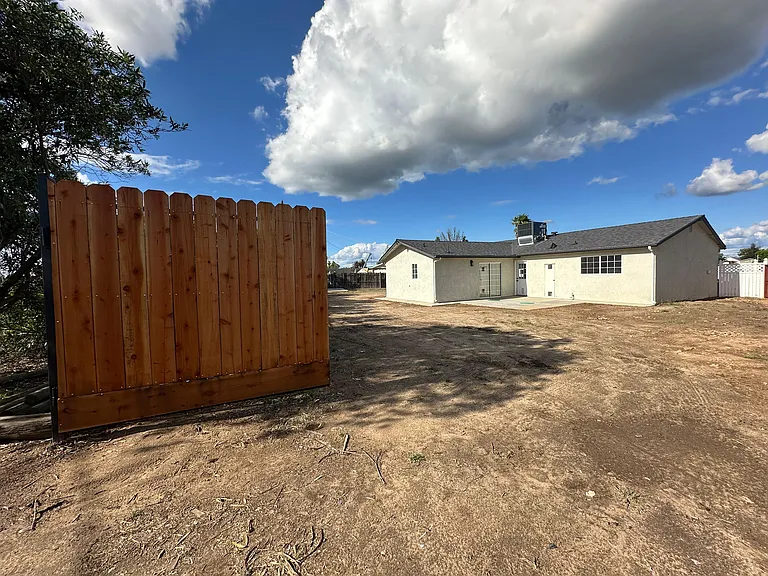 13000 Lorenzo Ct — Photo 42