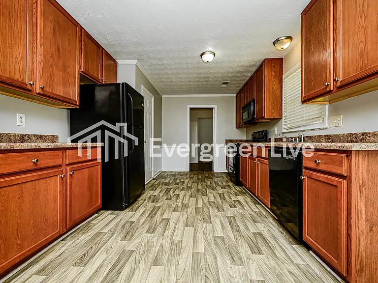 4312 Derbyshire Trce SE — Photo 4