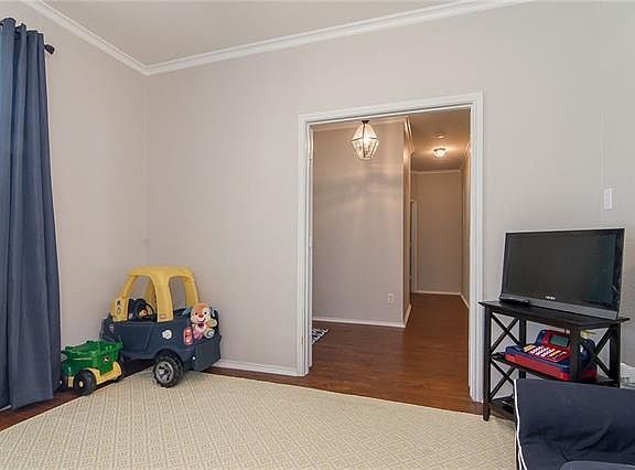 5th image of 1524 Cliff Creek Dr
