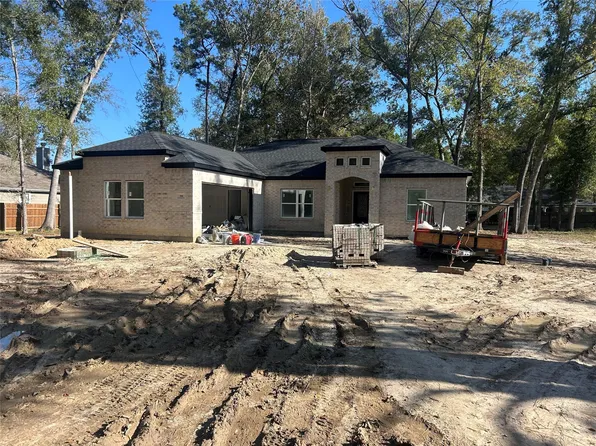 390 N Linnwood, Woodbranch, TX 77357