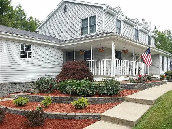 49102 Sherwood Ct #4, Belleville, MI 48111