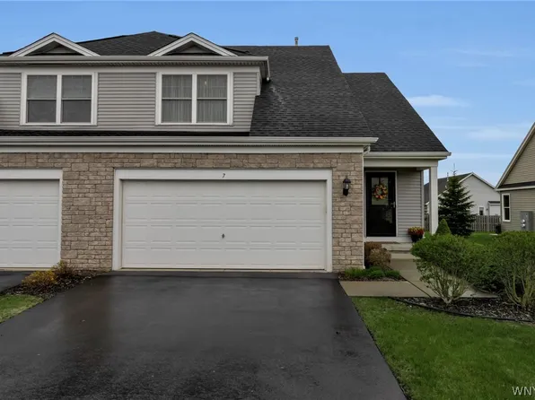 7 Cumberland St, Lancaster, NY 14086