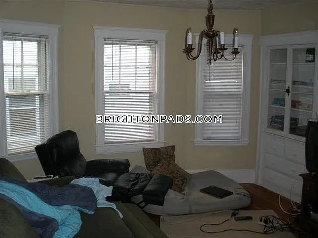 18 Hunnewell Ave #2A — Photo 1