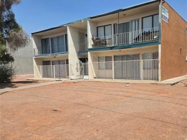 1402 E Desert Inn Rd APT 4